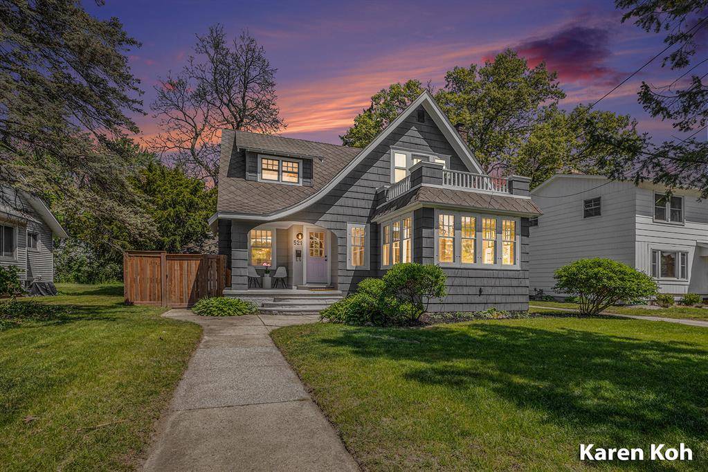 521 E Savidge Street, Spring Lake Vlg, MI 49456
