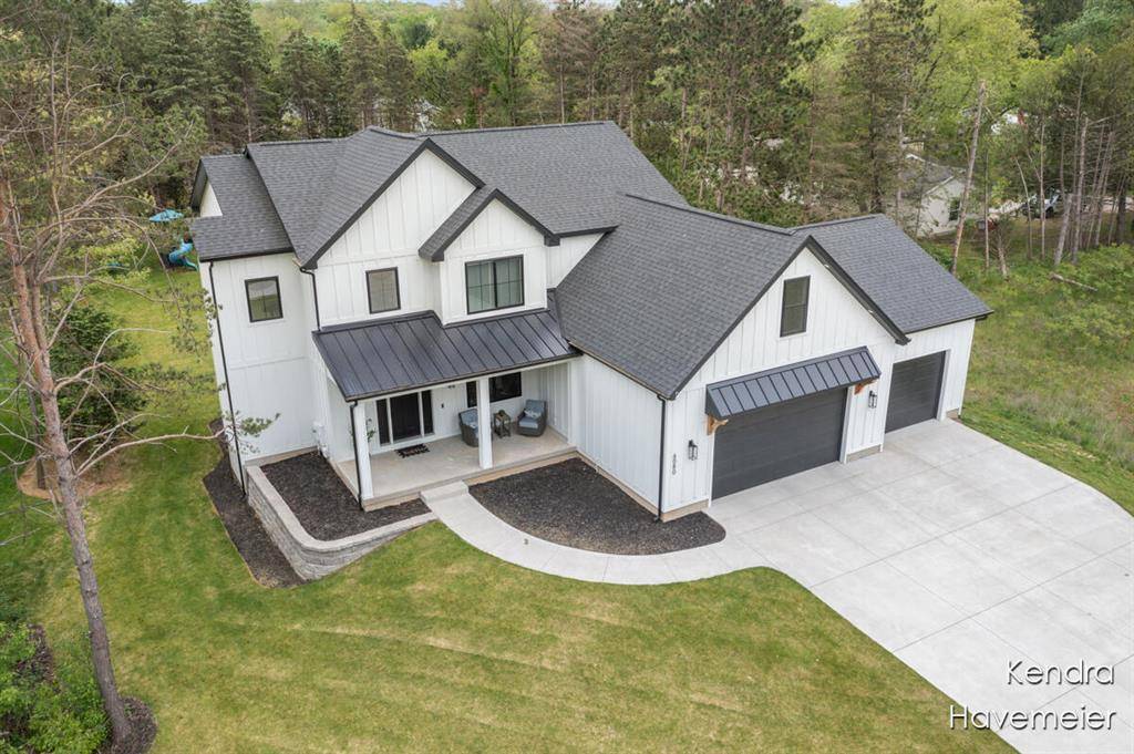 6080 Coventry Woods Drive, Plainfield Twp, MI 49306