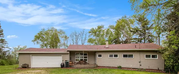 4771 S Lakeshore Drive, Summit Twp, MI 49431