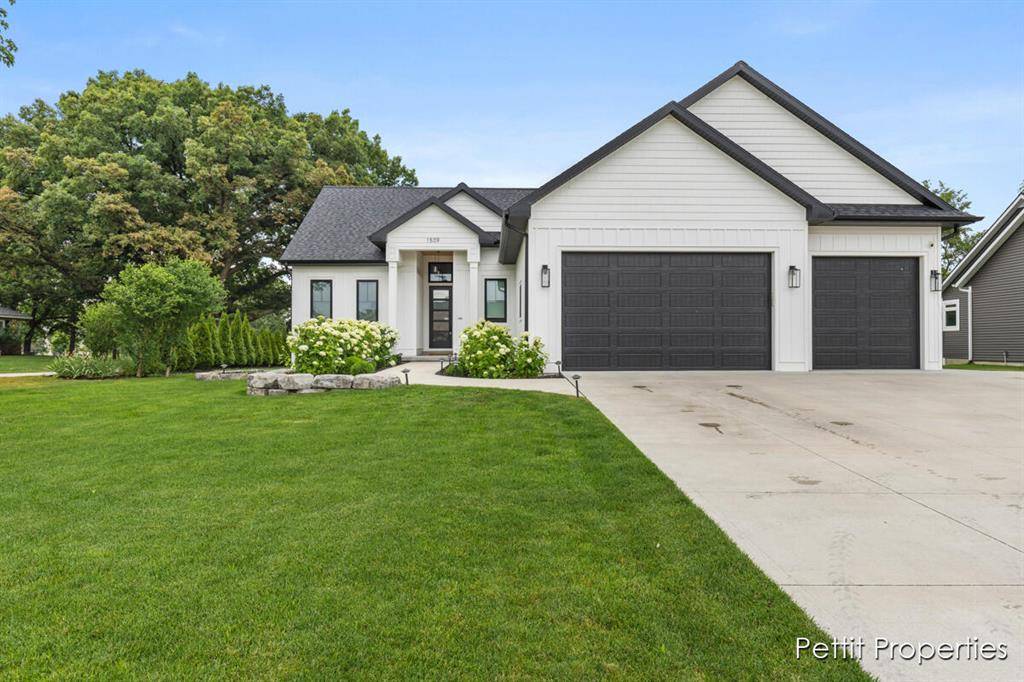 1509 Ponstein Drive, Georgetown Twp, MI 49426