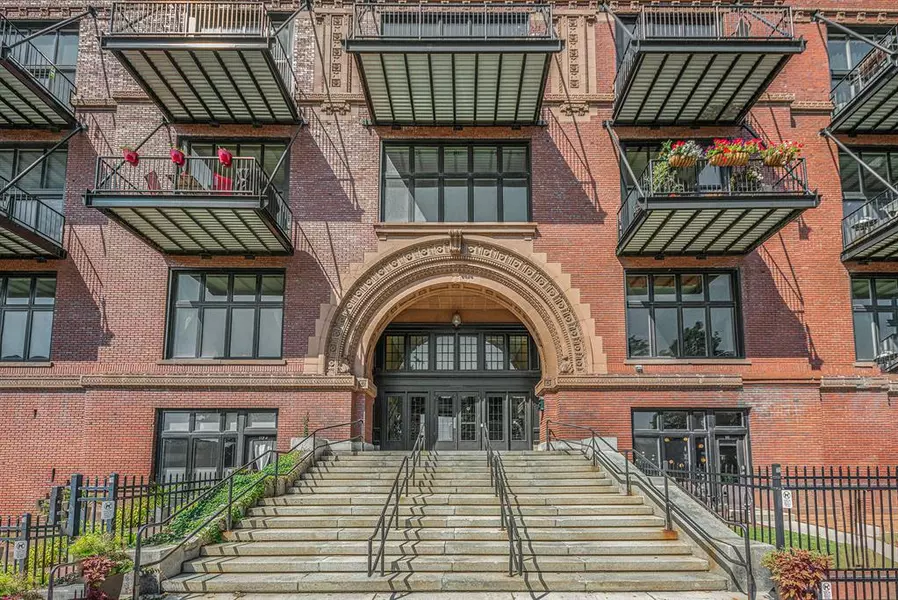 600 Broadway Avenue NW 117, Grand Rapids, MI 49504