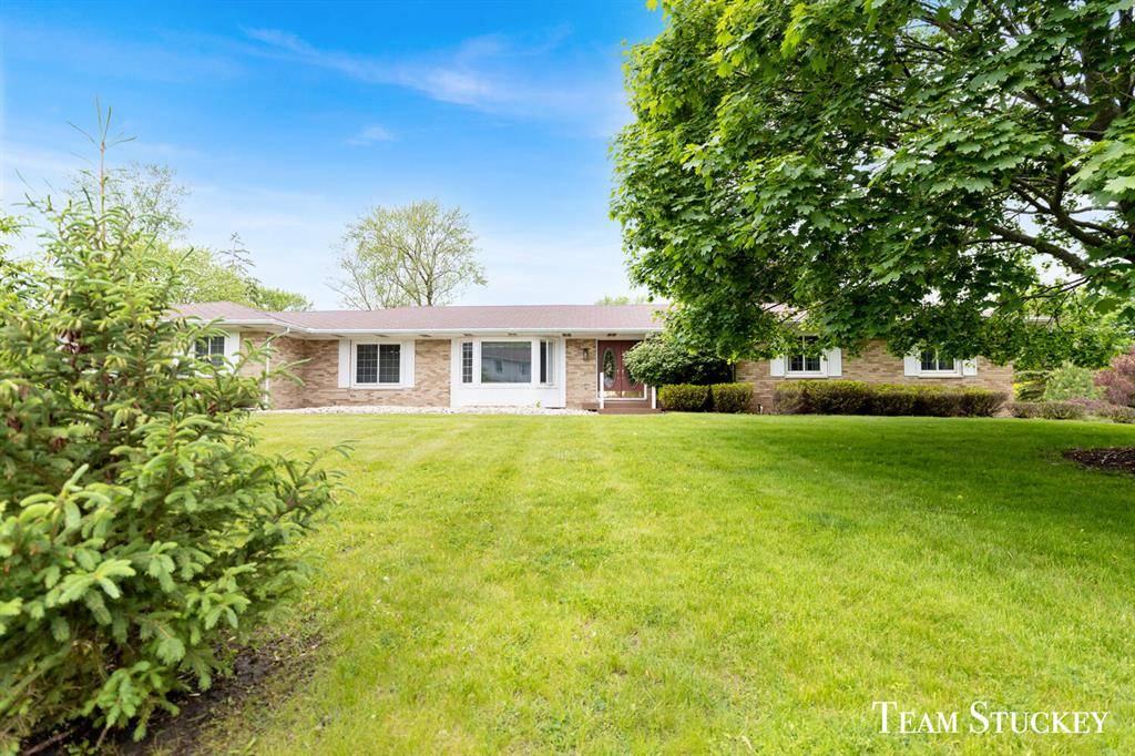 2225 Holiday Lane, Delta Twp, MI 48917