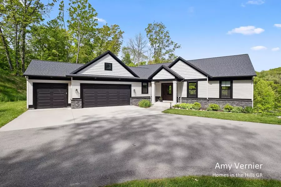 8700 Bennett Street SE, Ada Twp, MI 49301