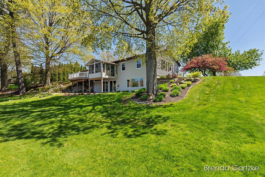 9555 Whittall Street NE, Courtland Twp, MI 49341