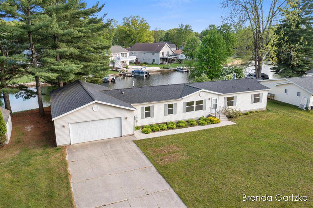 17055 Blackfoot Trail, Winfield Twp, MI 49329
