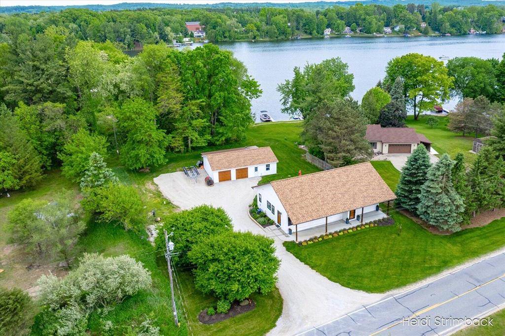 1200 Iroquois Trail, Rutland Twp, MI 49058
