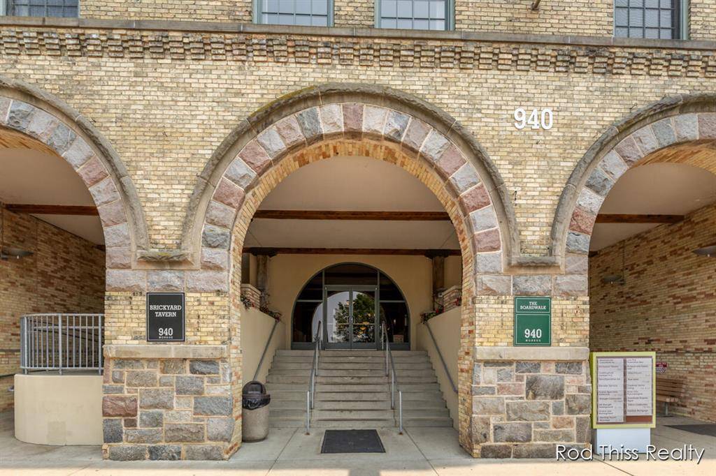 Grand Rapids, MI 49503,940 Monroe Avenue NW 541