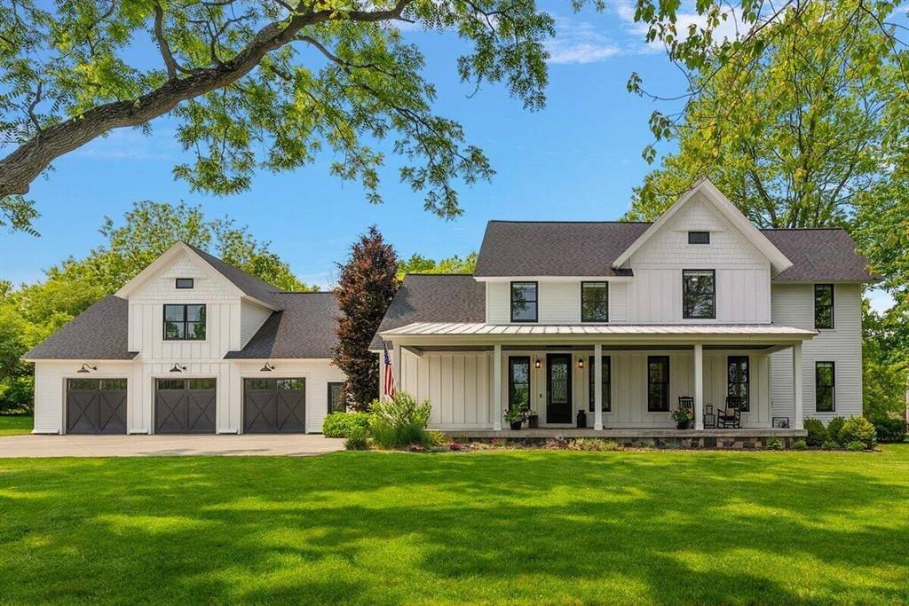 2582 3 Mile Road NE, Grand Rapids Twp, MI 49525