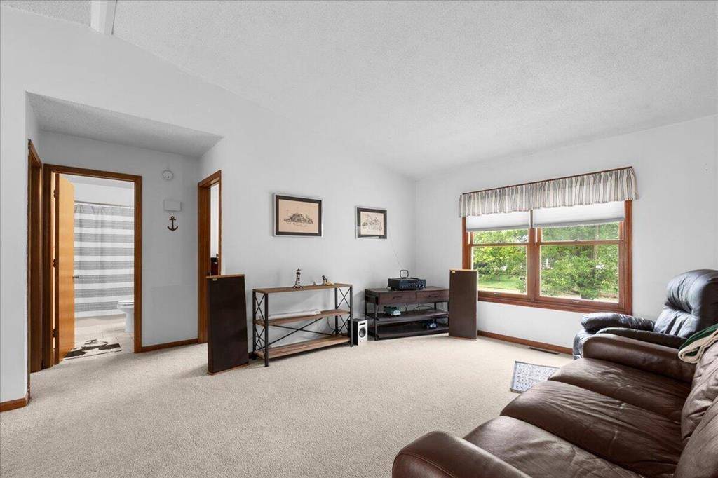 Holland, MI 49423,163 W 34th Street