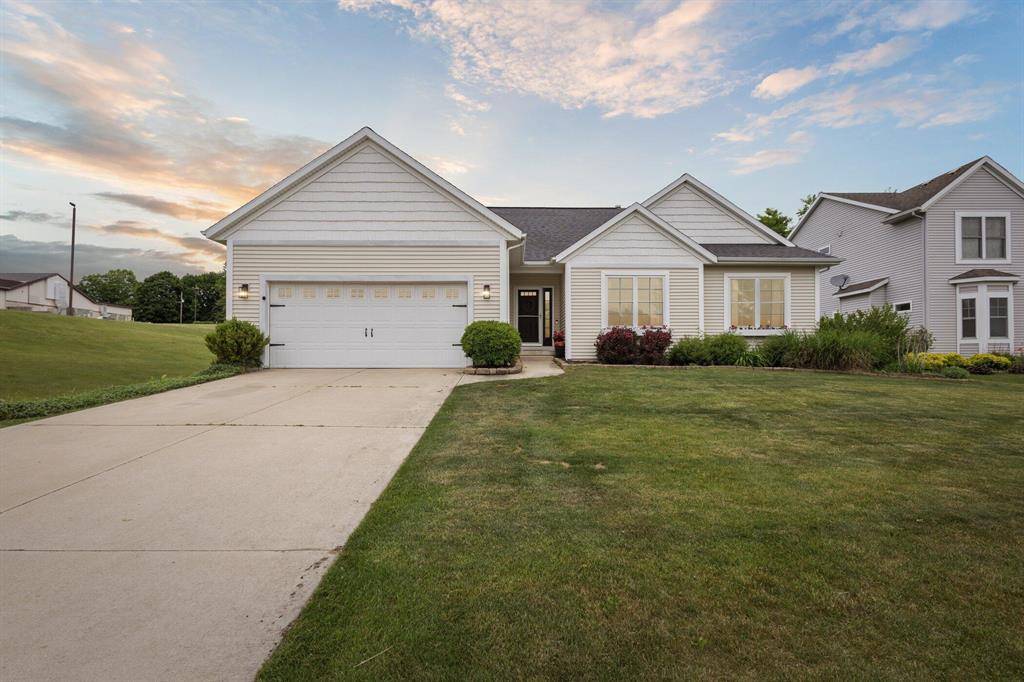 552 N Creek Court NE, Rockford, MI 49341