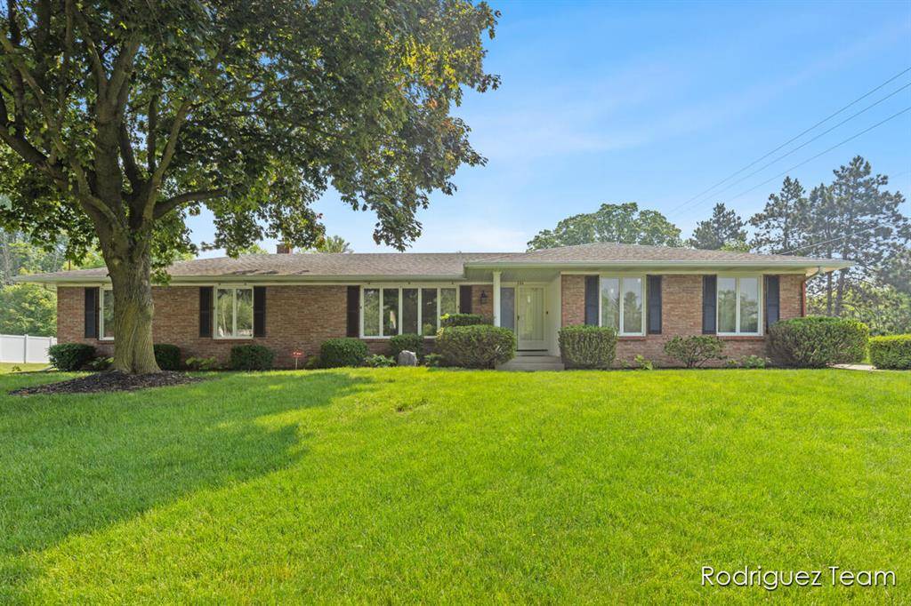 384 Cummings Avenue SW, Walker, MI 49534