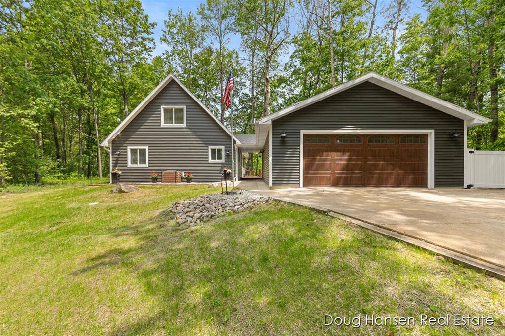 8120 Carriage Lane, Morton Twp, MI 49346