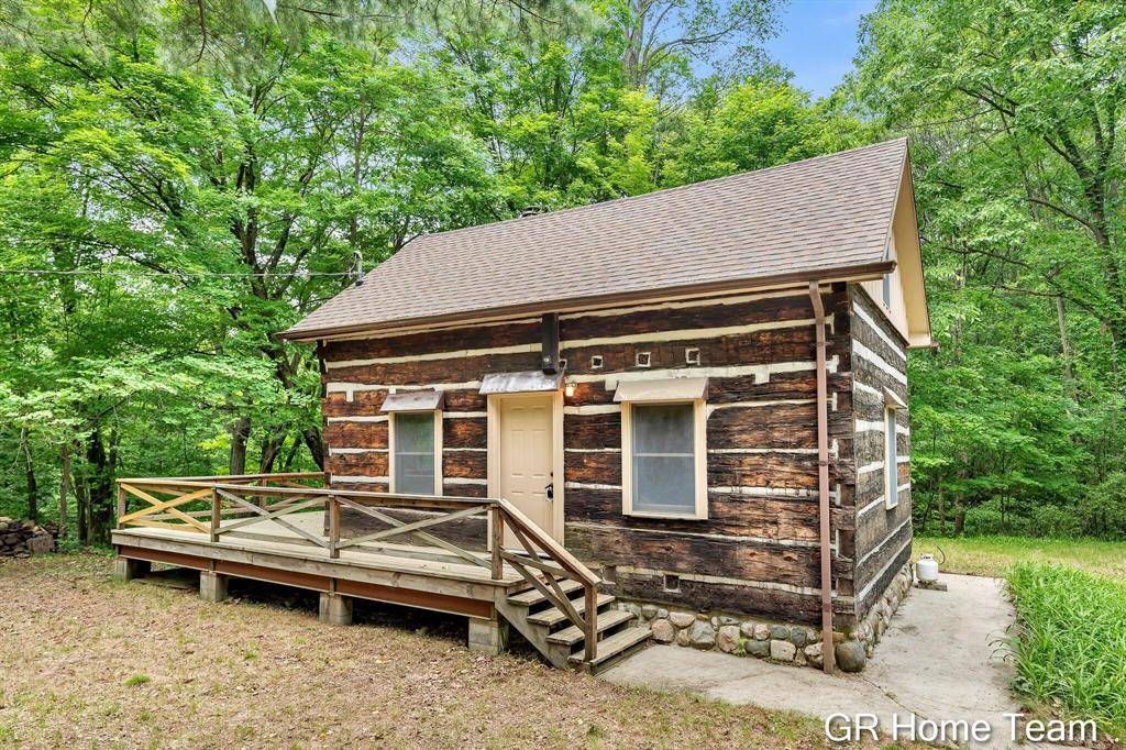 8607 S Ferris Avenue, Garfield Twp, MI 49337