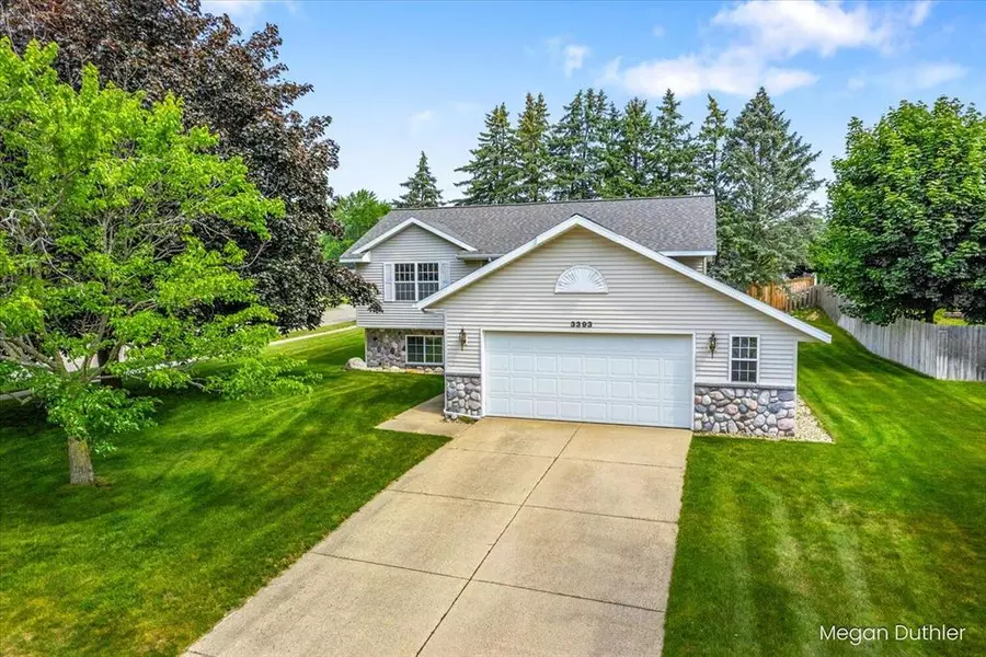 3393 Shoshone Drive SW, Grandville, MI 49418