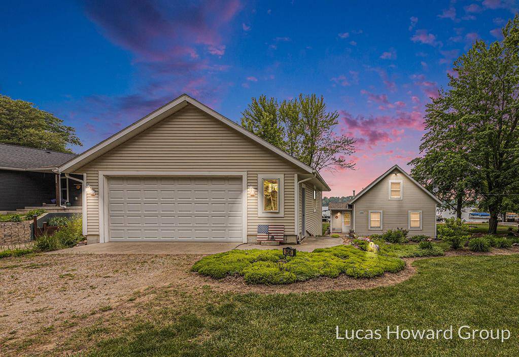 2585 Mayo Drive, Sherman Twp, MI 49412