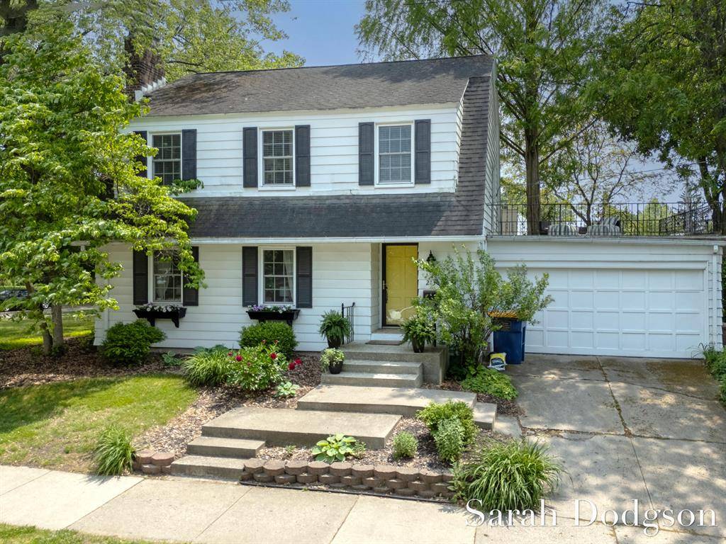2130 Argentina Drive SE, East Grand Rapids, MI 49506
