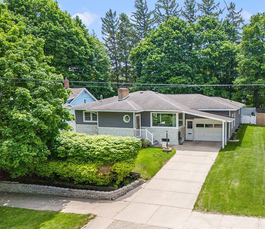 395 4th Street, Manistee, MI 49660