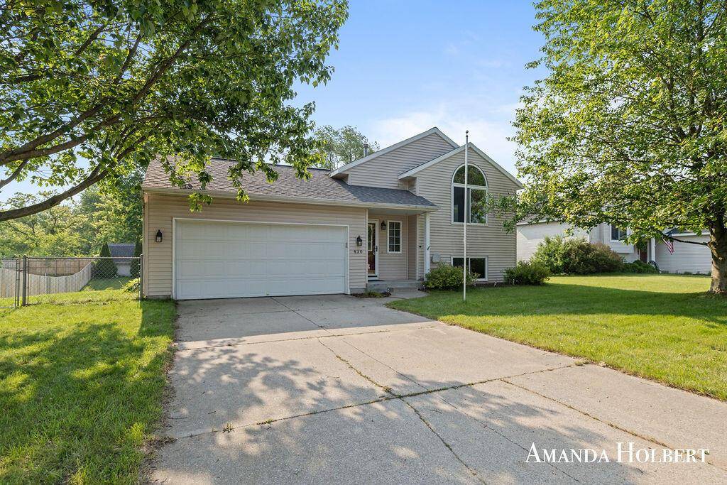 430 6th Street NE, Cedar Springs, MI 49319