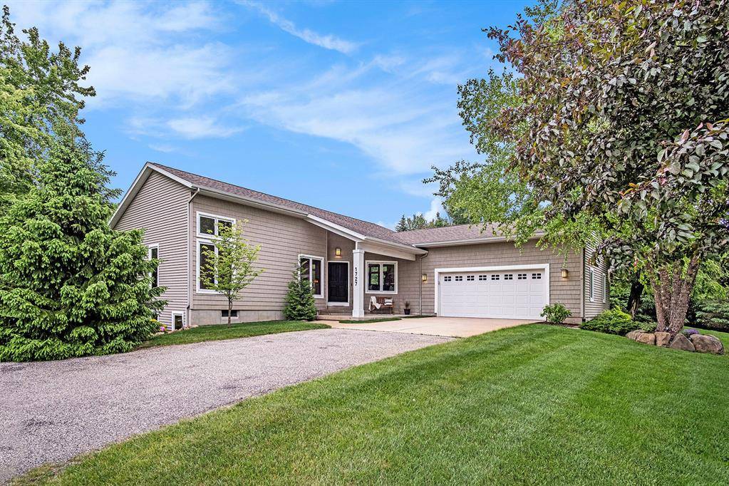 1727 Pointed Stone Trail, Vergennes Twp, MI 49331