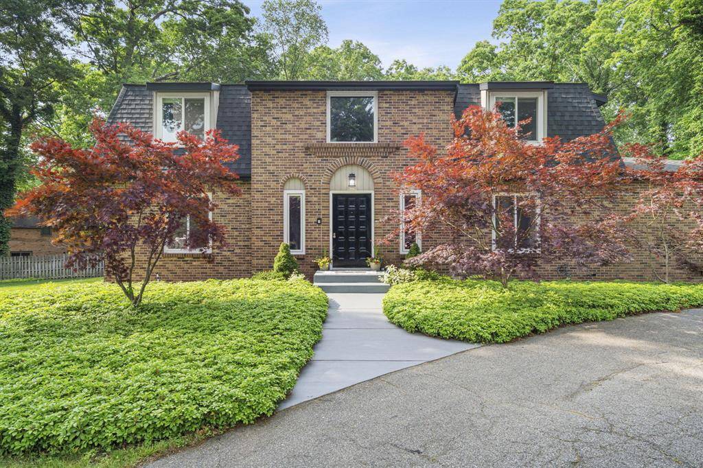 7485 Treeline Drive SE, Cascade Twp, MI 49546