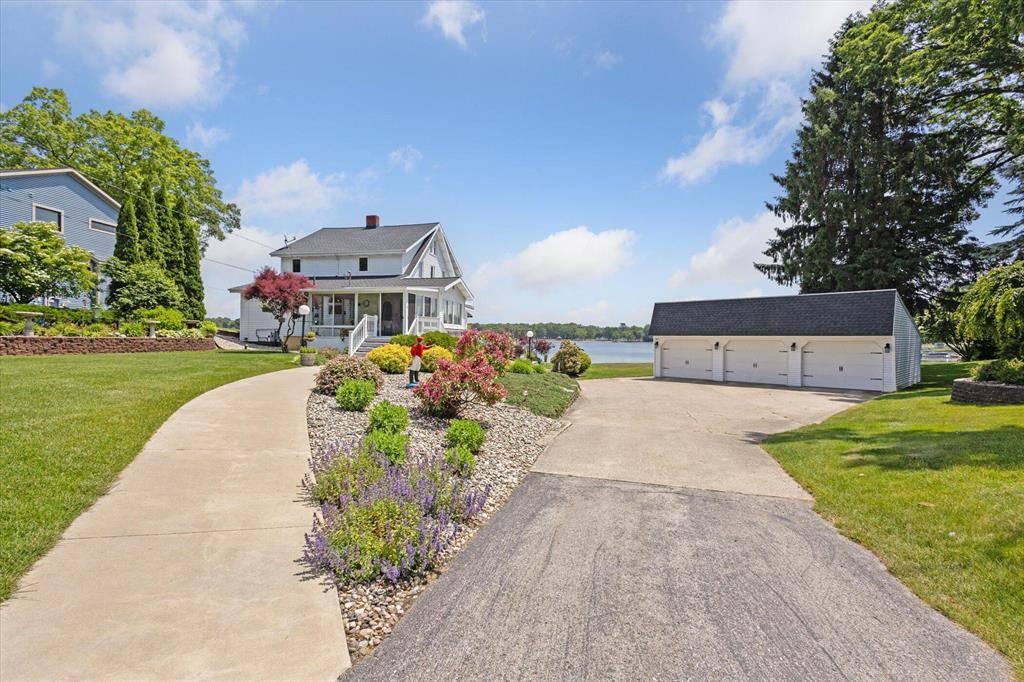 Dalton Twp, MI 49457,2694 Middle Lake Road