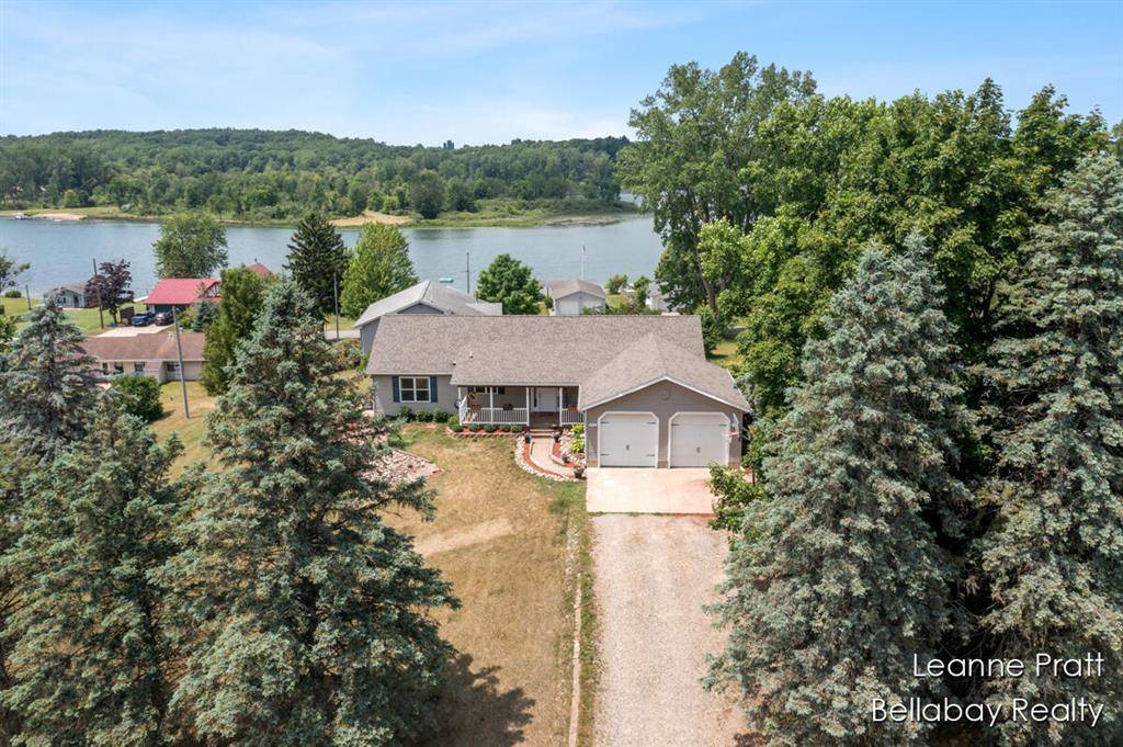 127 Hamilton Lane, Johnstown Twp, MI 49050
