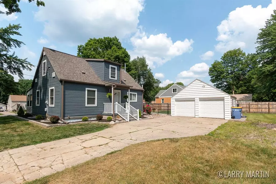 1426 Lancashire SE, Grand Rapids, MI 49508