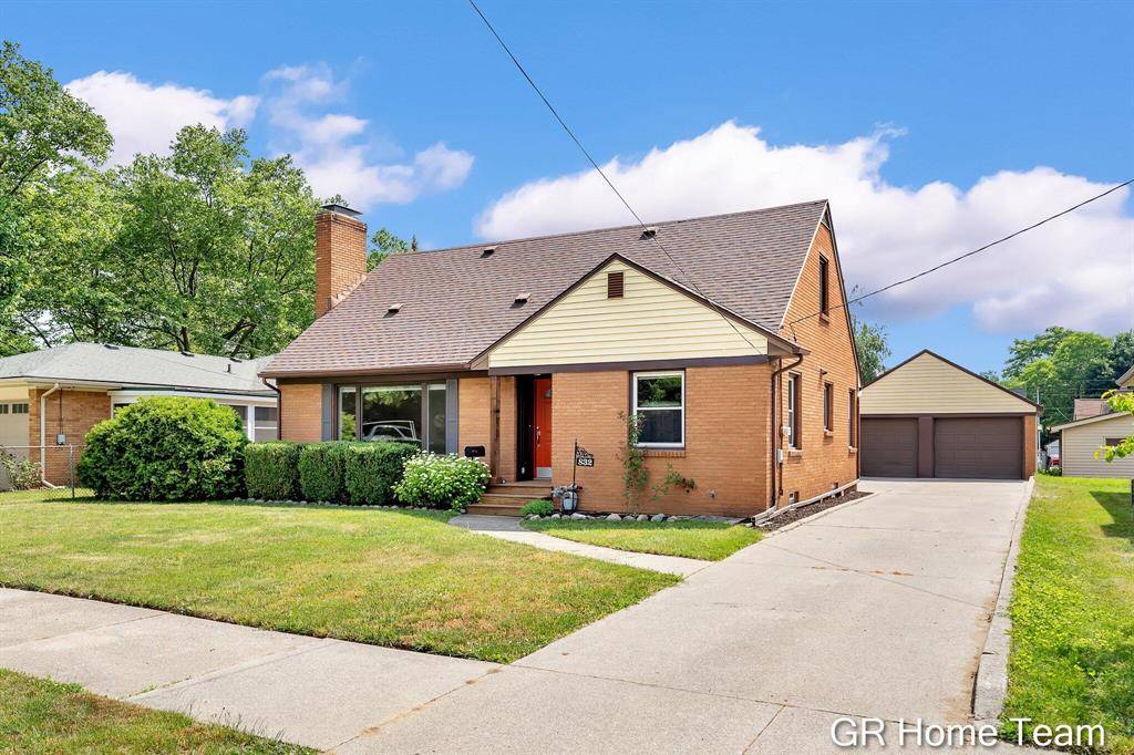 832 Van Buren Avenue NW, Grand Rapids, MI 49504