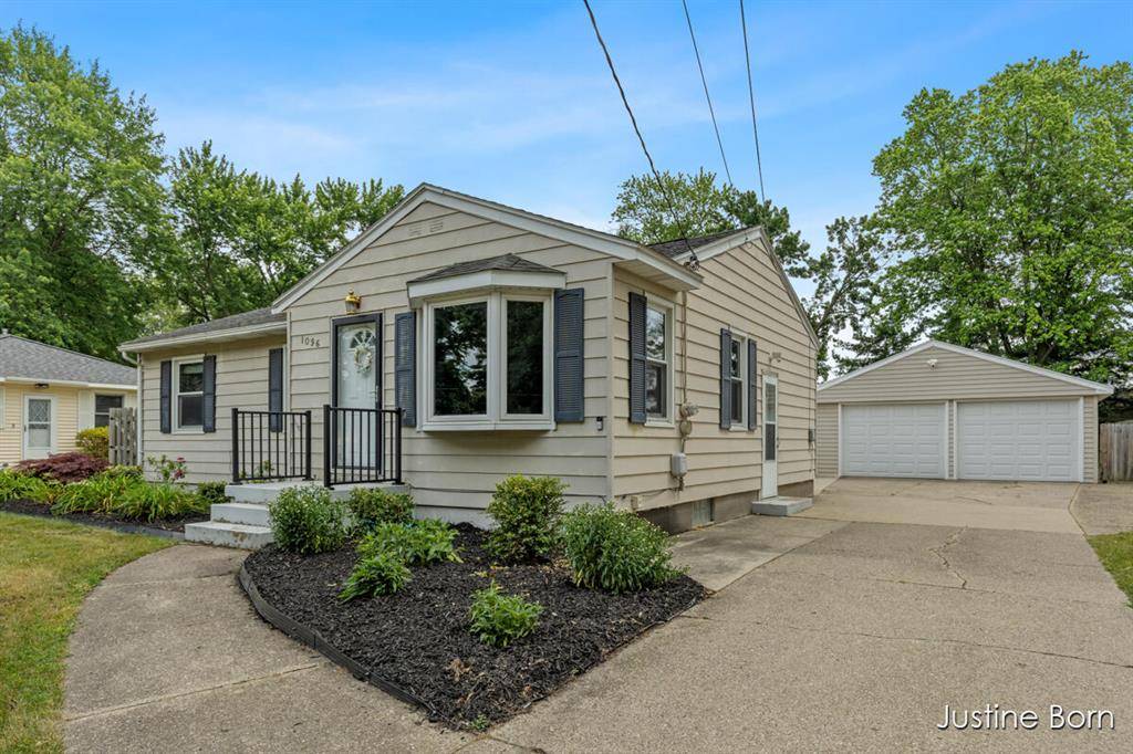 1096 Koster Street, Georgetown Twp, MI 49428