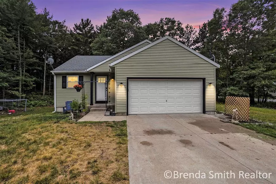 2183 Sugaridge Drive, Laketon Twp, MI 49445