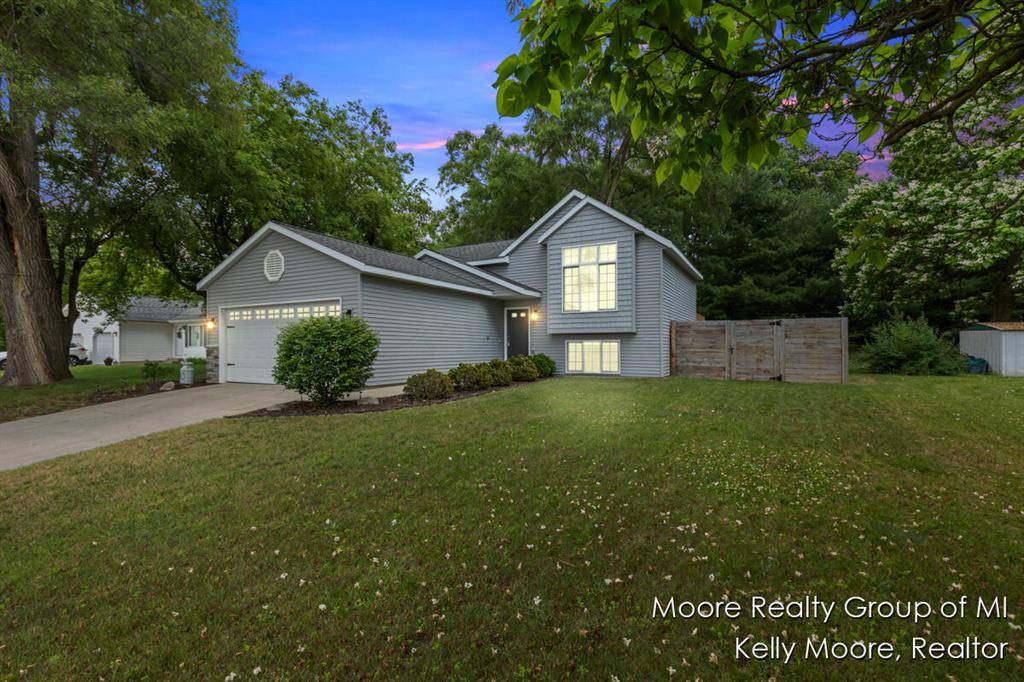 410 S Cedar Street, Greenville, MI 48838