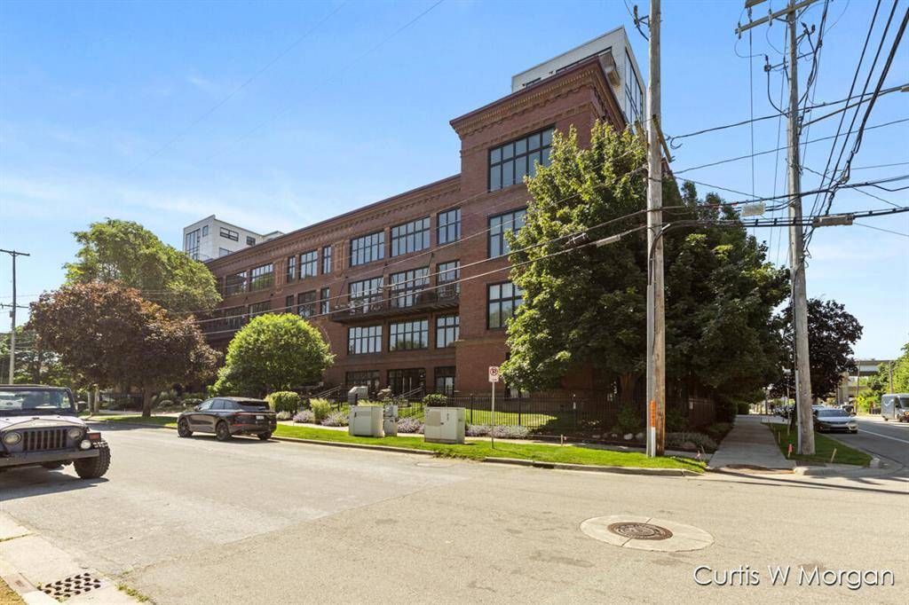 Grand Rapids, MI 49504,600 Broadway Avenue NW 113B