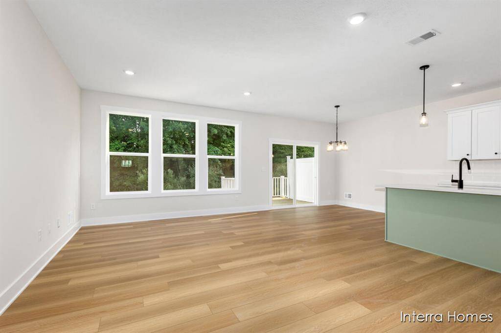 Wyoming, MI 49418,3345 Kings River Street SW 38