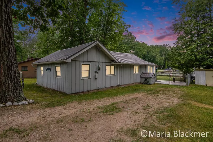 2916 S Staines Road, Evergreen Twp, MI 48888