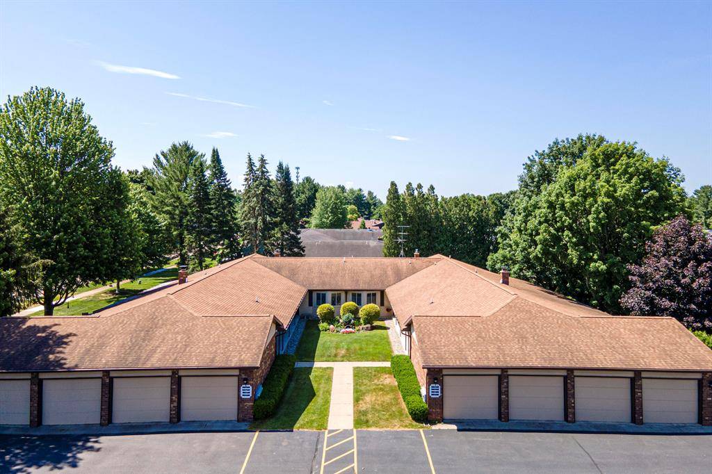 7373 Pine Grove Drive Building: C, Georgetown Twp, MI 49428