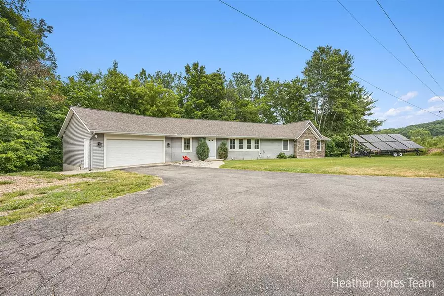 8035 Jericho Avenue NE, Plainfield Twp, MI 49341
