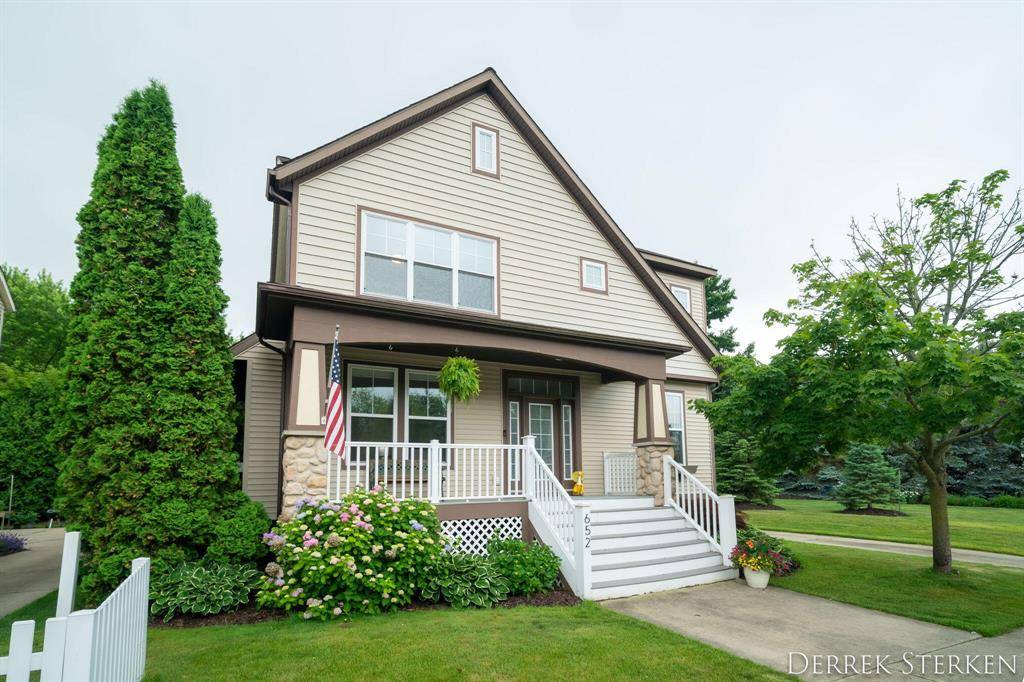 652 Cedar Square Street, Holland, MI 49423
