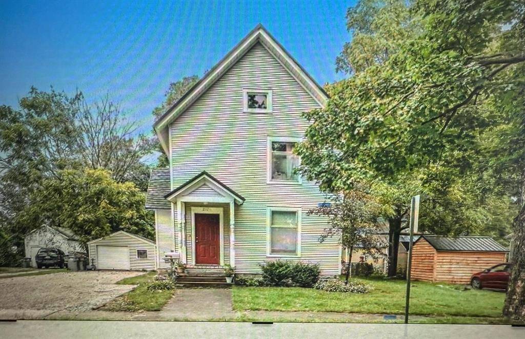 217 S Jefferson Street, Lowell, MI 49331