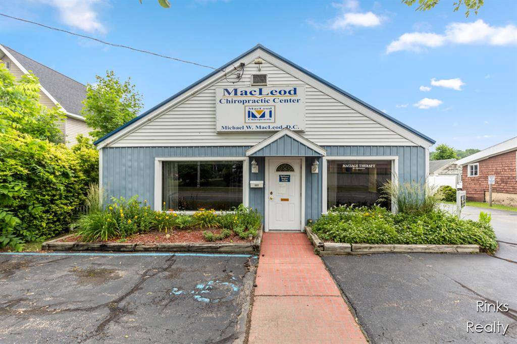 327 W Apple Street, Hastings, MI 49058
