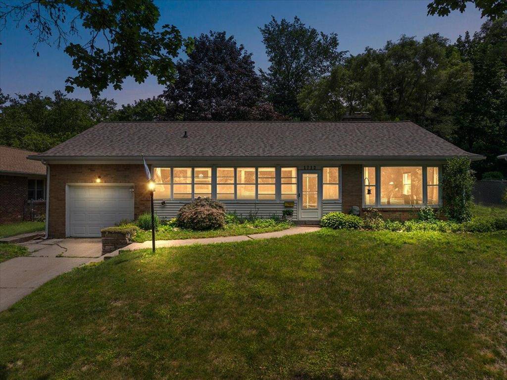Grand Rapids, MI 49506,1712 Rosewood Avenue SE