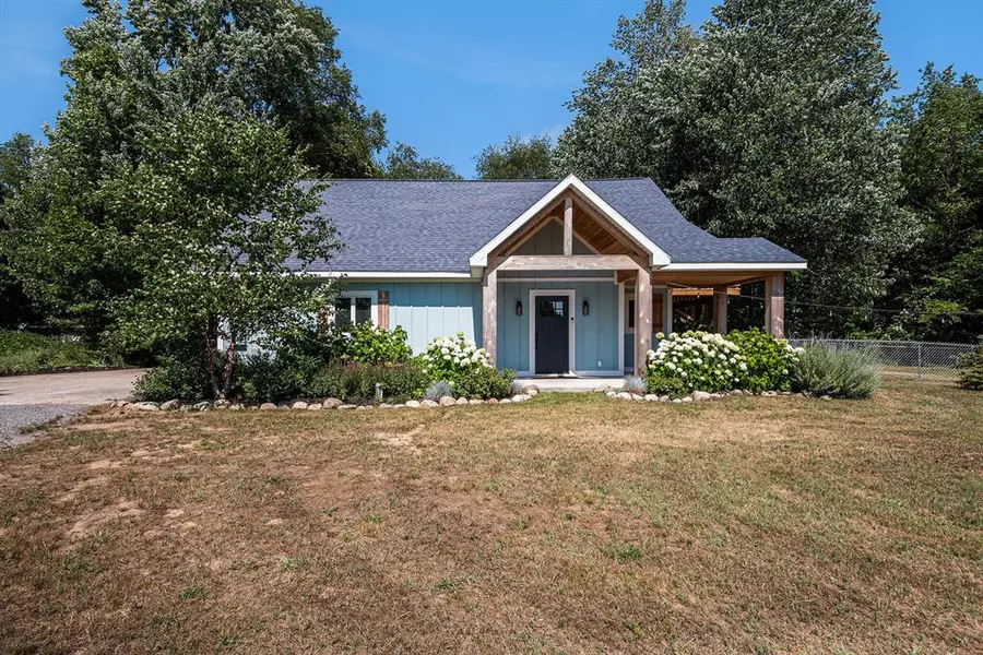 9898 68th Avenue, Allendale Twp, MI 49401