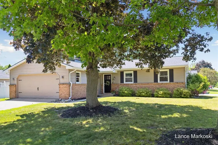 521 Edward Street, Middleville Vlg, MI 49333