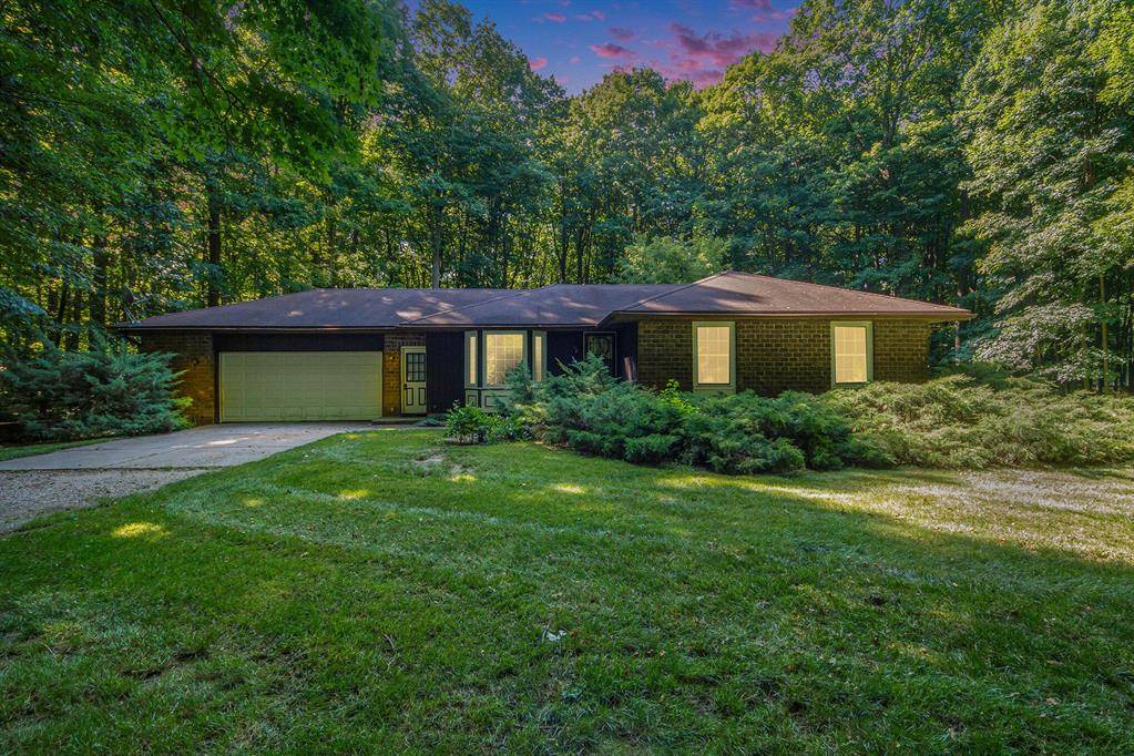12382 92nd Street SE, Bowne Twp, MI 49302