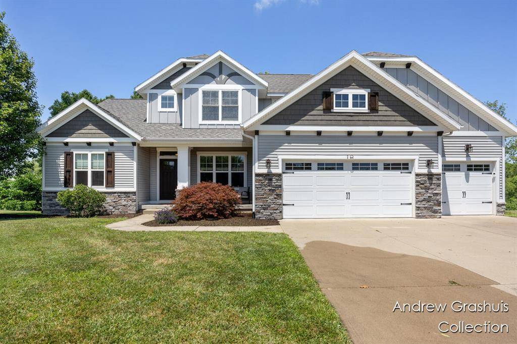 10 Fox Point Court, Grand Rapids Twp, MI 49301