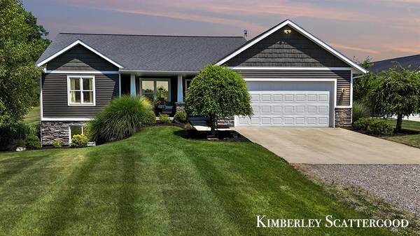 12566 Hoskins Avenue NE, Algoma Twp, MI 49319