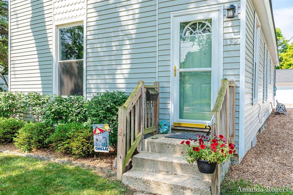 Lowell, MI 49331,152 S Pleasant Avenue SE