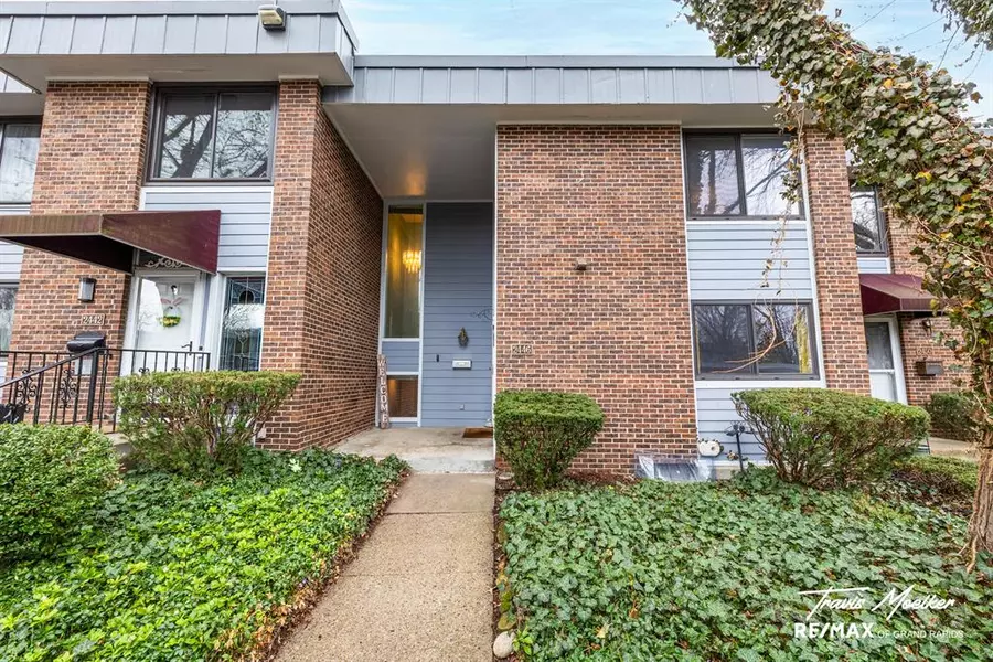2446 E Collier SE, Kentwood, MI 49546