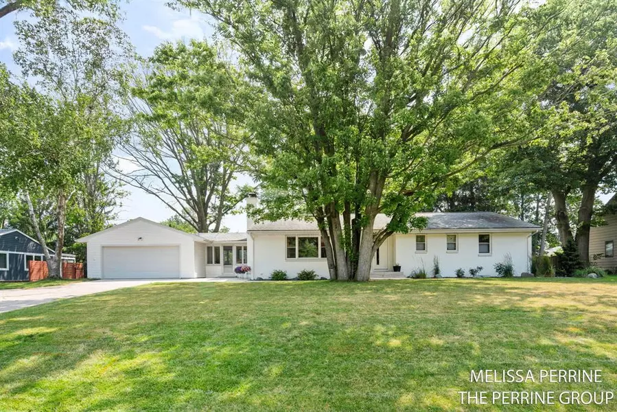 116 Loch Lomond Avenue NE, Grand Rapids Twp, MI 49546
