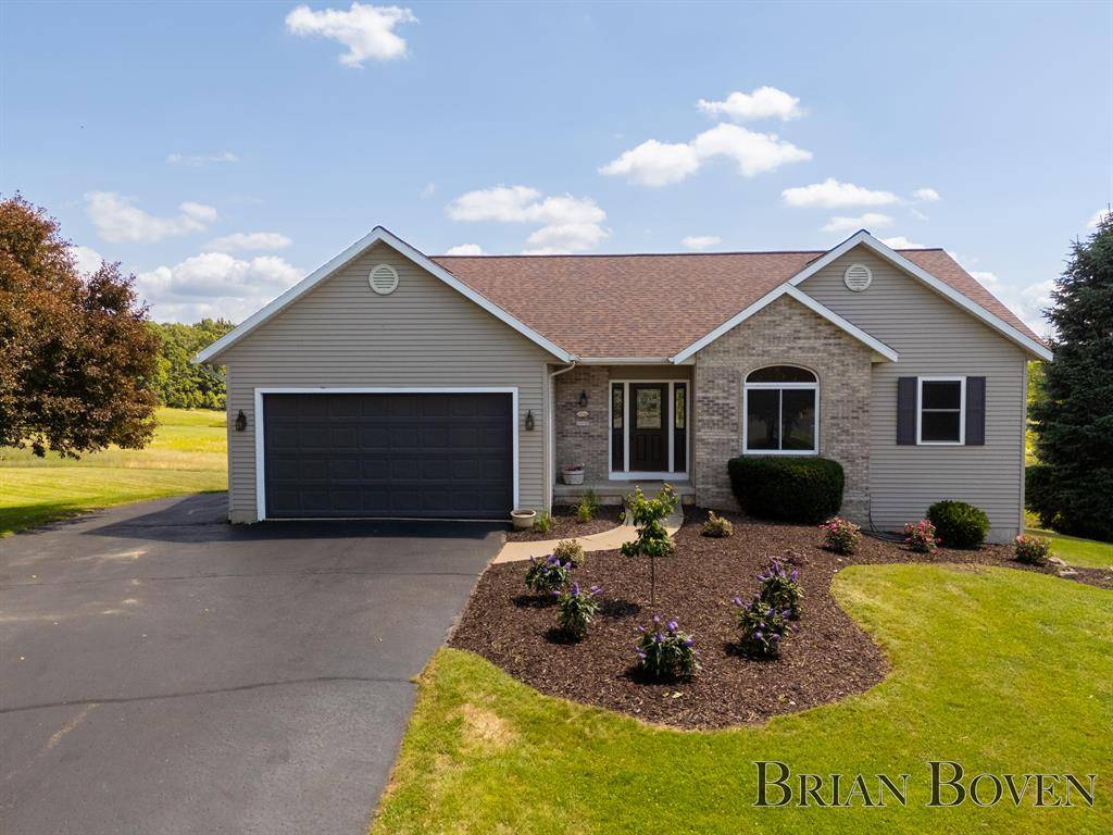 6449 RockMeadows Court NE, Courtland Twp, MI 49341