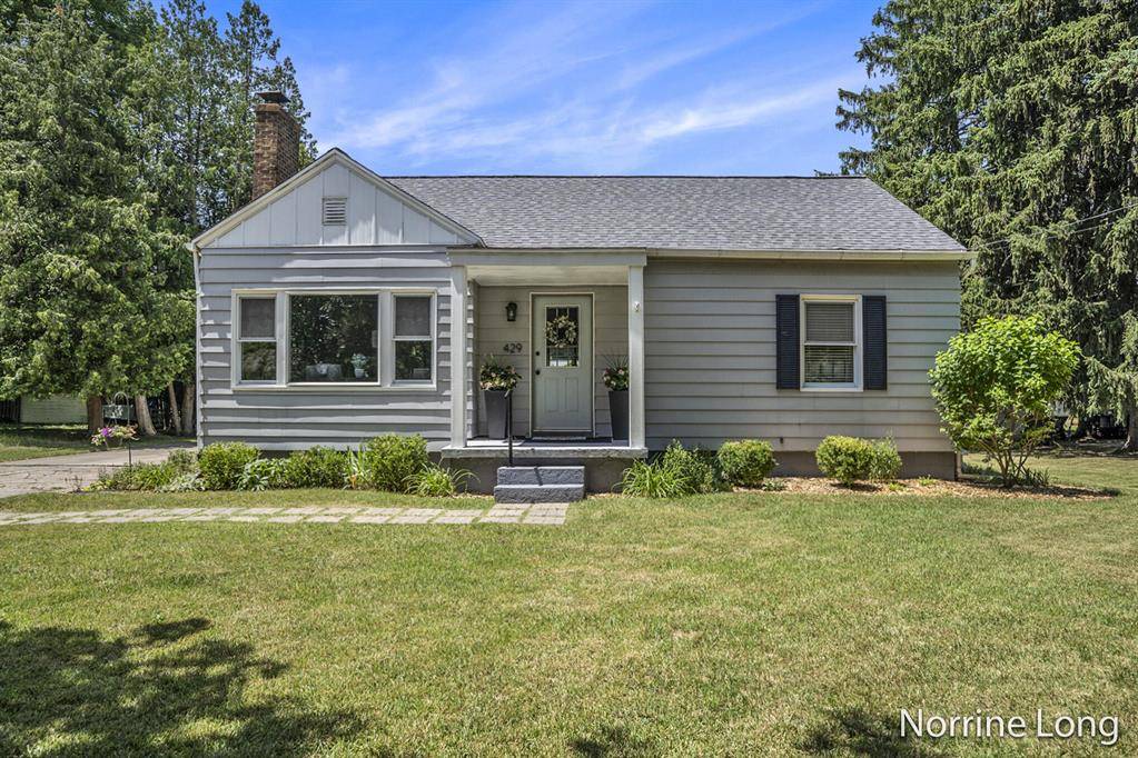 429 Oakhurst Avenue NW, Grand Rapids, MI 49504